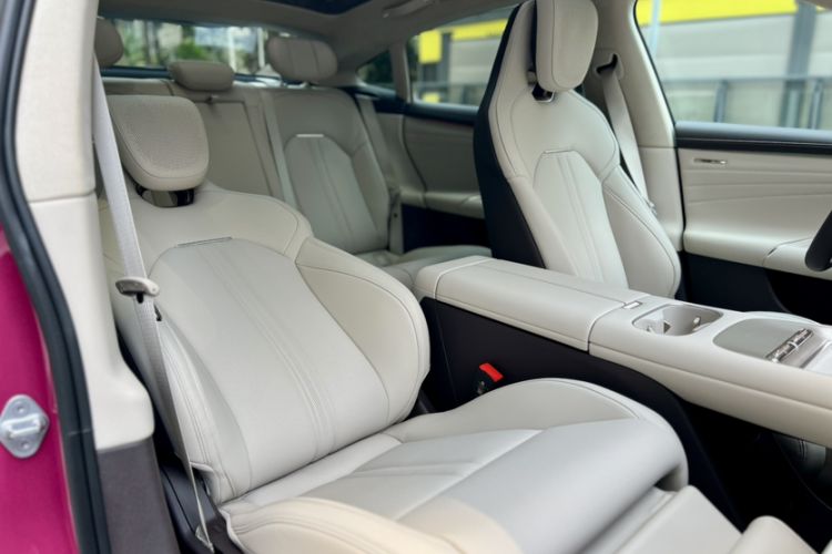 Used Xiaomi Auto SU7 2026 Model Standard Edition Interior 4