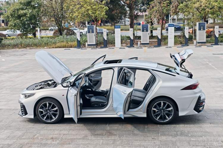 Used GAC Trumpchi EMPOW 2024 270T DCT Yingbao R-Style Edition
