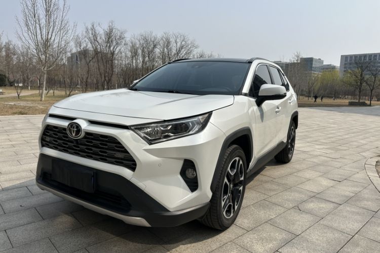 Used Toyota RAV4 2021 2.0L CVT Four-Wheel Drive Premium Edition