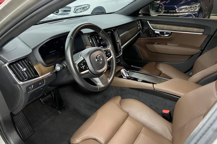Used Volvo S90 2022 B5 Zhiyuan Luxury Edition