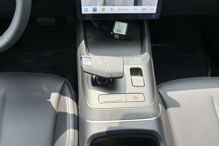 Used CHANGAN Eado 2025 Blue Whale 1.5T 500Bar Prestige Model Gear Lever