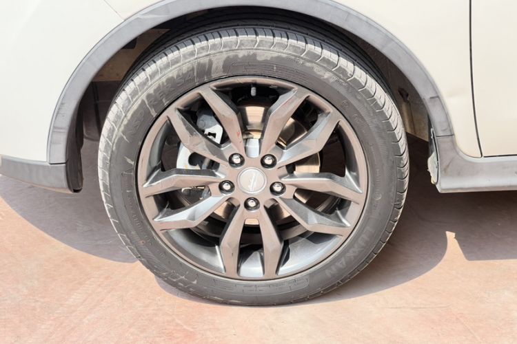 Used Land X2 2017 1.6L Automatic Sharp Edition