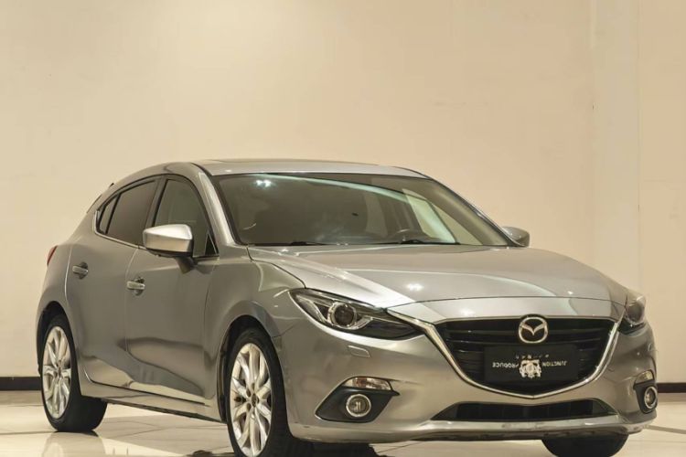 Used Mazda 3 Axela 2014 Hatchback 2.0L Automatic Flagship Model Exterior 2
