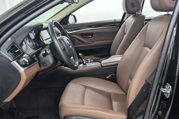 Used BMW 5 Series 2017 525Li Leading Model
