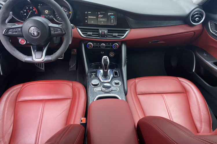 Used Alfa Romeo Giulia 2020 2.0T 280HP Luxury Edition
