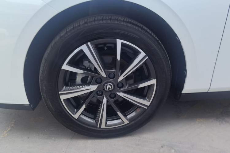 Used CHANGAN Eado 2024 1.5T GDI Automatic Flagship Edition Exterior 8