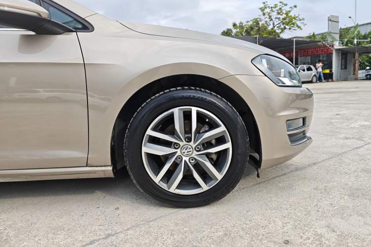 Used Volkswagen Golf 2015 1.4TSI Automatic Luxury Model Exterior 8