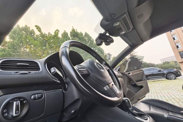 Used Volkswagen Golf 2012 1.4TSI Luxury Convertible Edition
