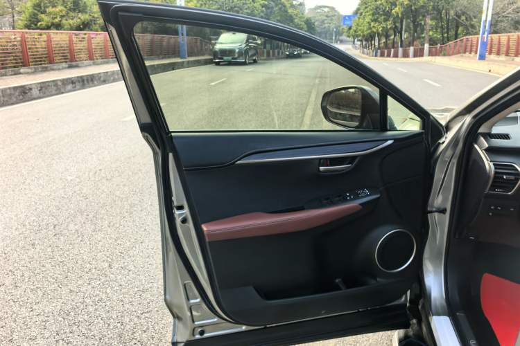 Used Lexus NX 2015 300h All-Wheel-Drive Fēngzhì Edition