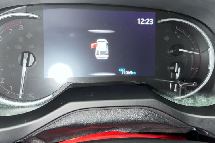 Used Toyota RAV4 2022 2.0L CVT Two-Wheel Drive Fashion Edition Odometer Close Up