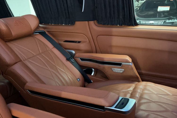 Used Mercedes-Benz Vito 2021 2.0T Elite Version 7 Seats Interior 3