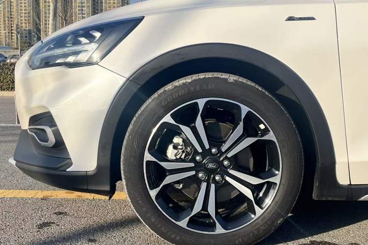Used Ford Focus Active 2020 EcoBoost 180 Automatic Titanium Edition