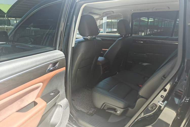 Used GAC Trumpchi GS8 2017 320T Two-Wheel Drive Luxury Smart Connectivity Version (7 Seats)