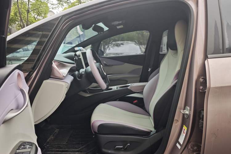 Used BYD Dolphin 2021 405 km Fashion Edition Interior 6