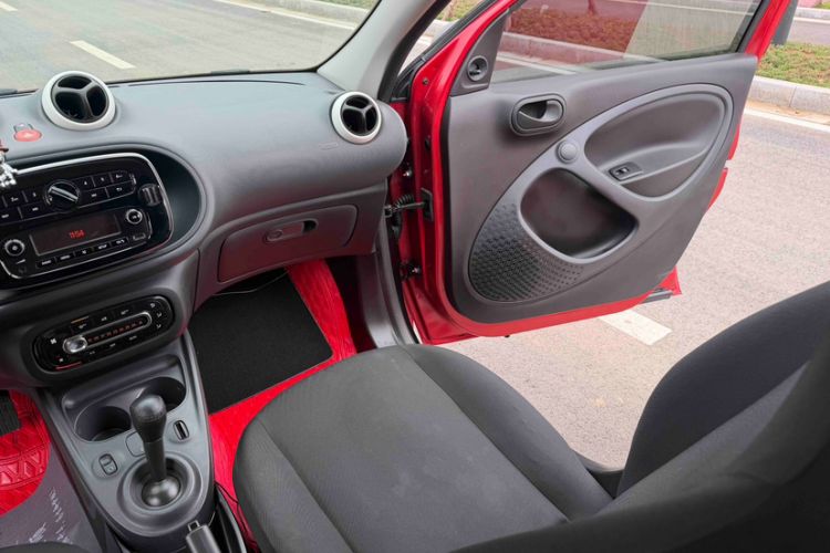 Used smart forfour 2016 1.0L 52 kW Dynamic Edition
