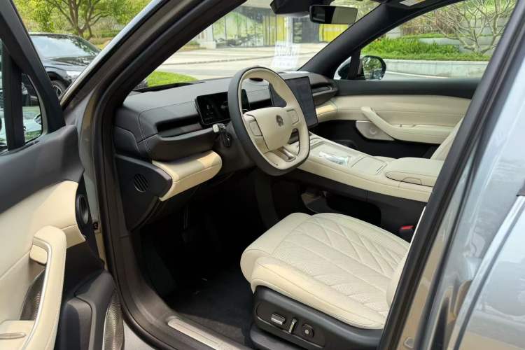 Used Nio ES6 2025 100 kWh Interior 4