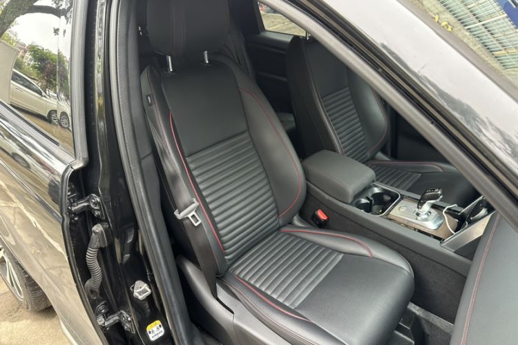 Used Land Rover Discovery Sport 2022 Revised Version 249 PS R-Dynamic S Performance Edition 5 Seats