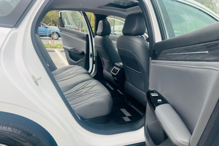 Used Geely Galaxy L6 2025 EM-i 140km Explorer+ Edition
