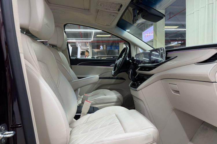 Used Buick GL8 2020 Avenir Avia Six-Seat Deluxe Edition