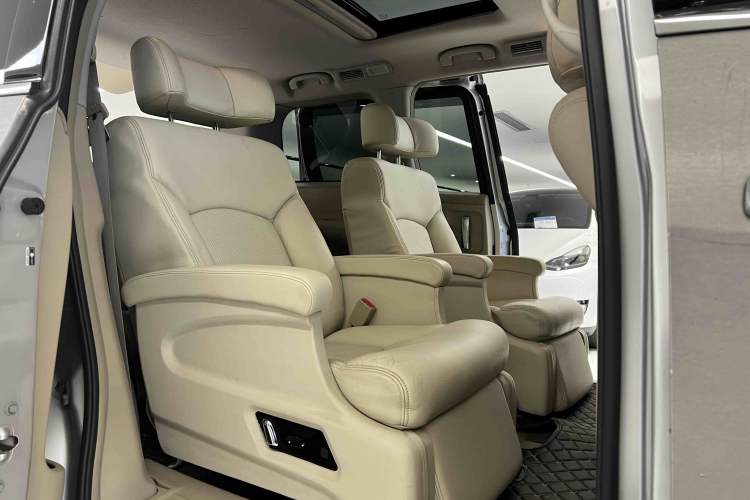 Used Nissan Quest 2013 3.5L SL
