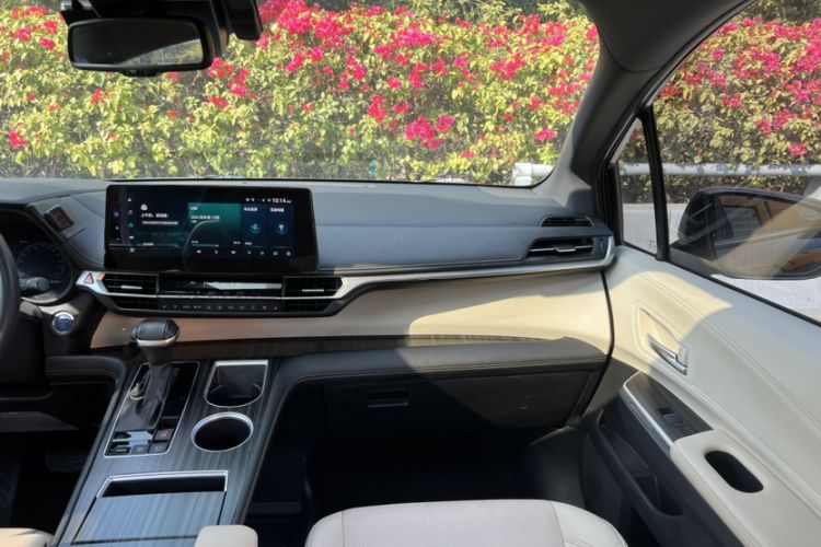 Used Toyota Sienna 2021 2.5L Hybrid Ultimate Edition