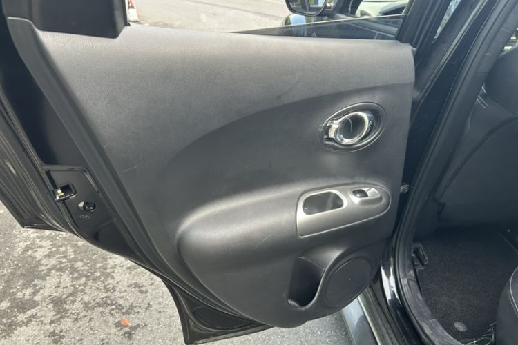 Used Infiniti ESQ 2014 1.6L Spontaneous Edition
