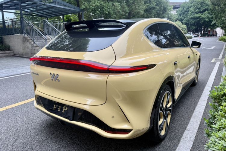 Used IM LS7 2023 100kWh Pro All-Wheel-Drive Version
