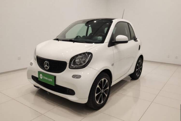 Used smart fortwo 2015 1.0L 52 kW hardtop Dynamic version
