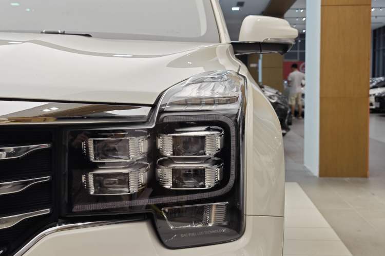 Used GAC Trumpchi GS8 2017 320T Two-Wheel Drive Luxury Smart Connectivity Version (7 Seats)