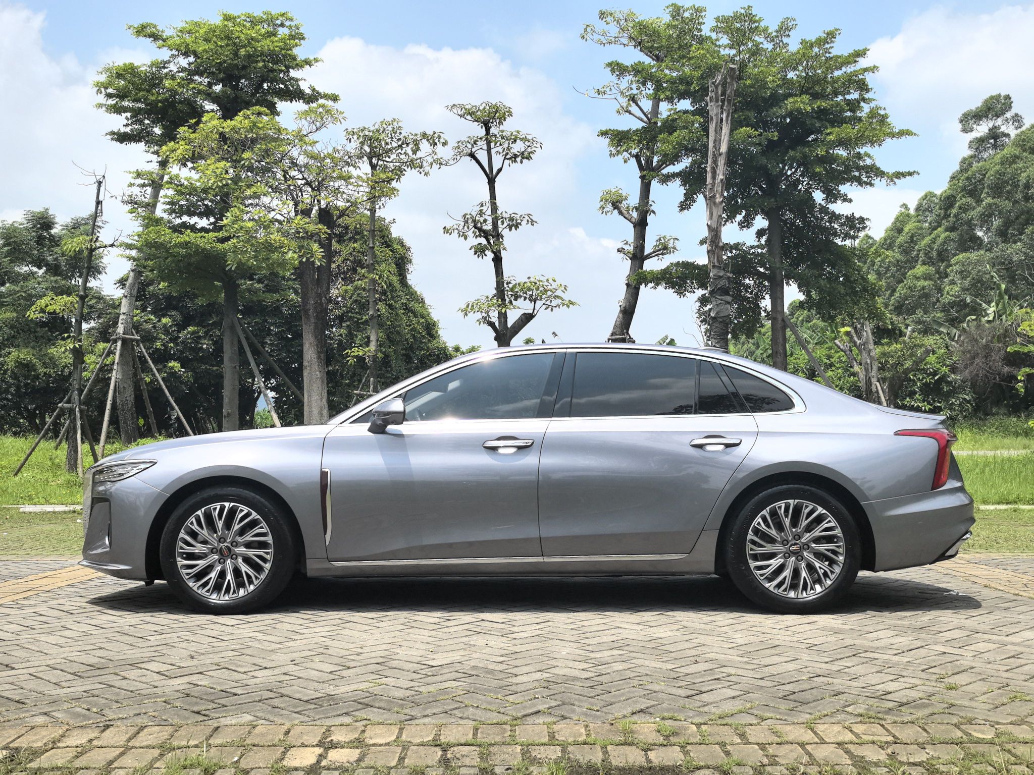 Hongqi H5 2023 2.0T Automatic Smart Connect Flagship Edition - Chinese Trim Ling — снимка 17