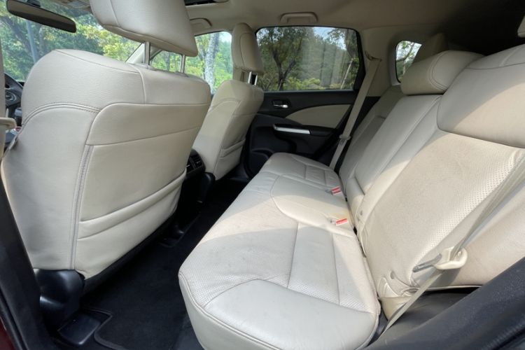 Used Honda CR-V 2015 2.4L two-wheel drive luxury version Interior 1