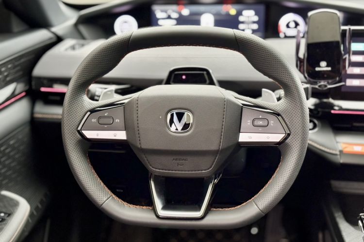 Used Changan UNI-V 2022 1.5T Prestige Version
