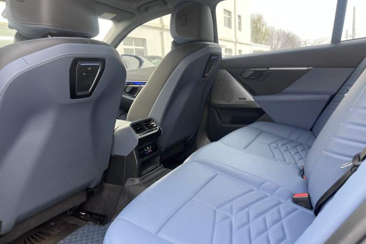 Used BMW i5 2024 eDrive 35L Prestige Luxury Package