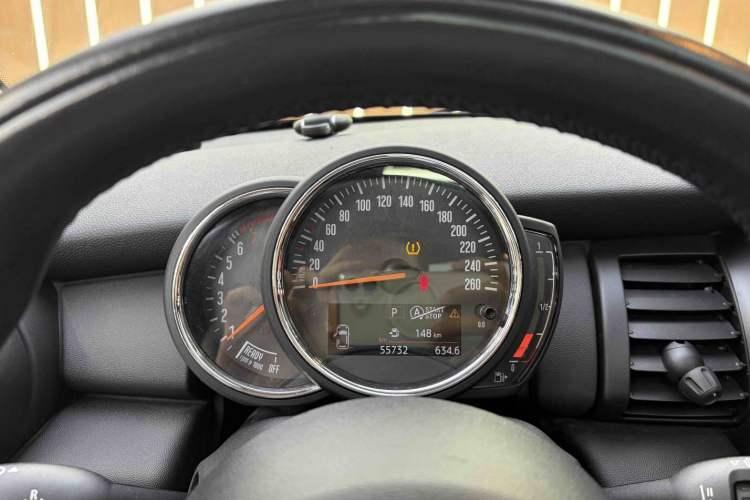 Used MINI 2016 1.2T ONE Five-Door Edition Odometer Close Up
