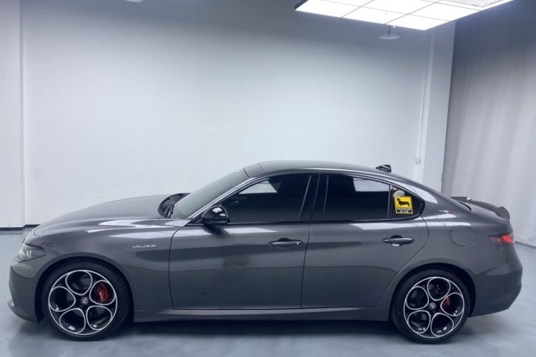 Used Alfa Romeo Giulia 2023 2.0T 280HP Track Edition
