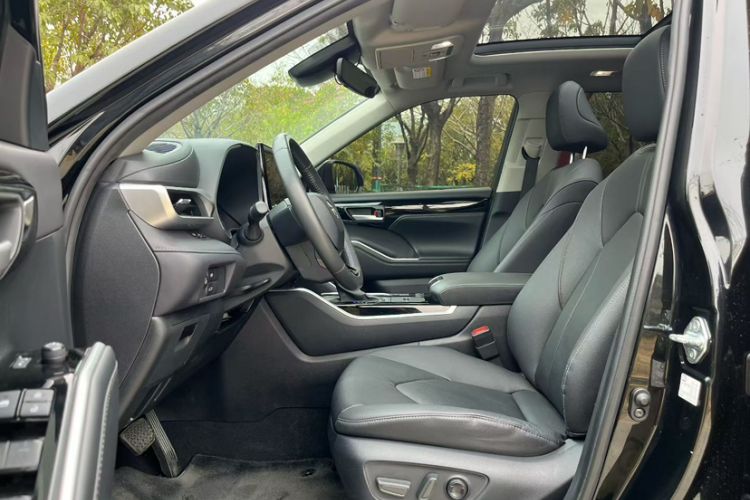 Used Toyota Highlander 2022 Dual-Engine 2.5L Four-Wheel Drive Prestige Version 7 Seats
