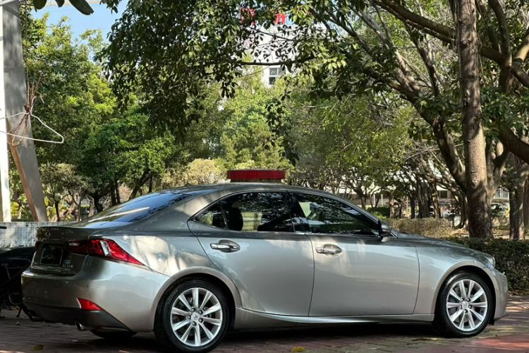 Used Lexus IS 2015 200T Leading Edition