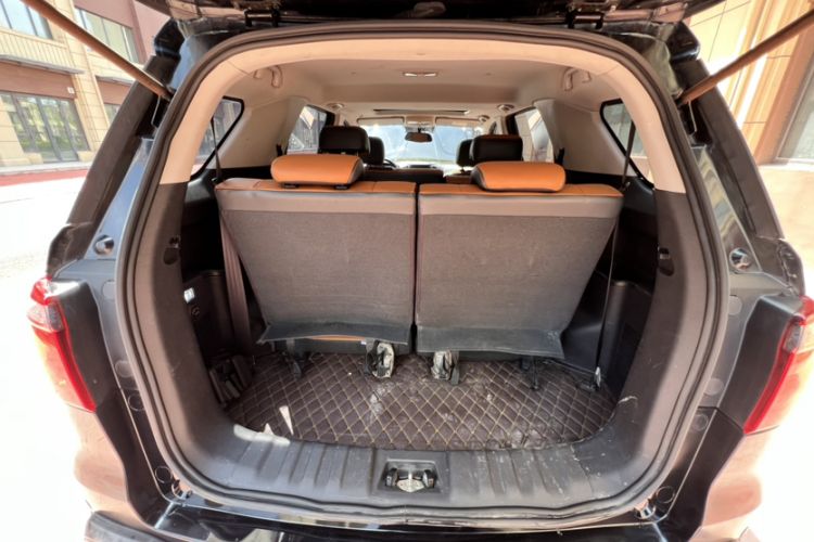 Used CHANGAN OSHAN CX70 2016 1.6L Manual Elite Model Interior 7