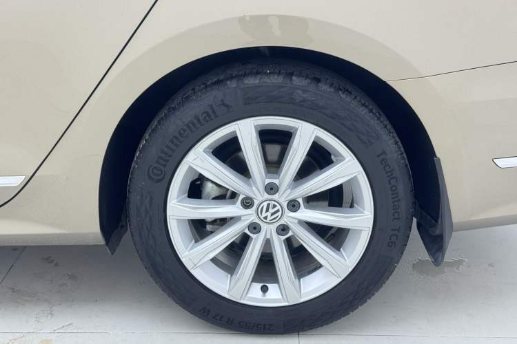 Used Volkswagen Passat 2017 330TSI DSG Luxury Edition
