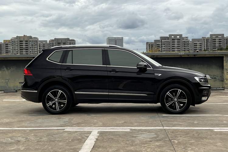 Used Volkswagen Tiguan L 2019 Updated Version 330TSI Automatic Two-Wheel Drive Panoramic Comfort Edition China VI Standard