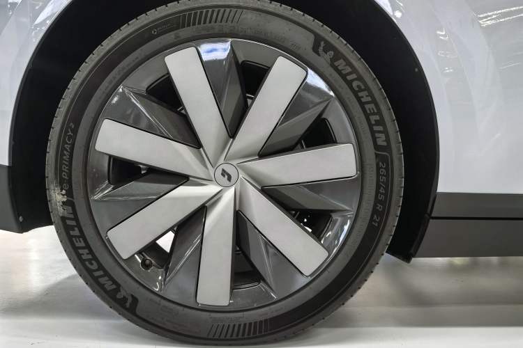 Used Li Auto i8 2025 Model Standard Version
