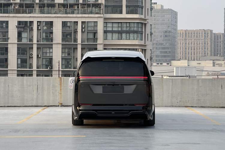 Used Li Auto MEGA 2024 Ultra Model