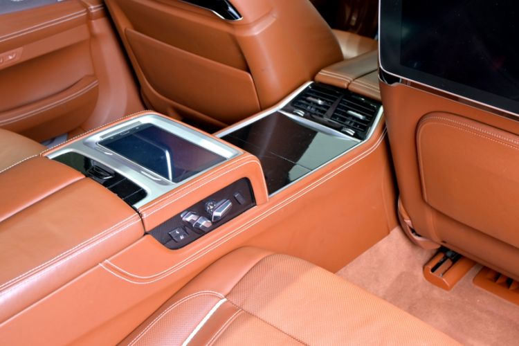 Used BMW 7 Series 2018 740Li xDrive Luxury Edition M Sport Package Interior 9