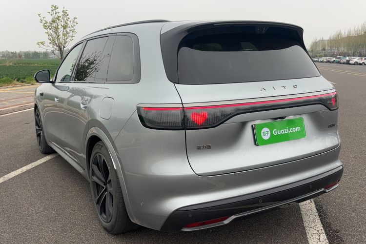 Used Hima AITO M8 2025 Extended-Range Ultra Version 53.4 kWh 5-Seater Edition Exterior 2