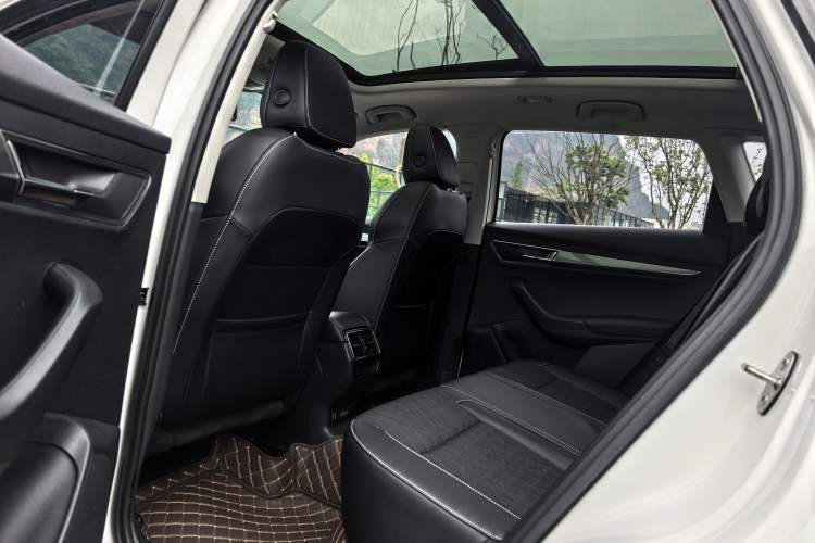 Used Skoda Karoq 2020 TSI280 Luxury Smart Edition China VI Standard Interior 4