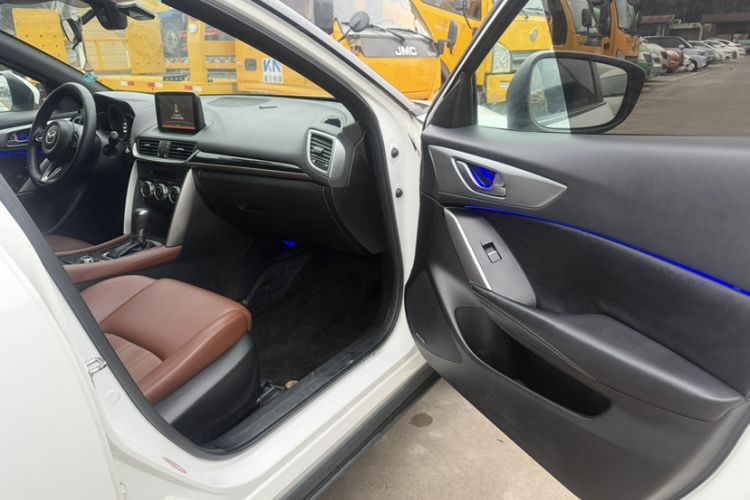 Used Mazda CX-4 2018 2.0L Automatic Two-Wheel Drive Blue Sky Dynamic Version China VI Standard