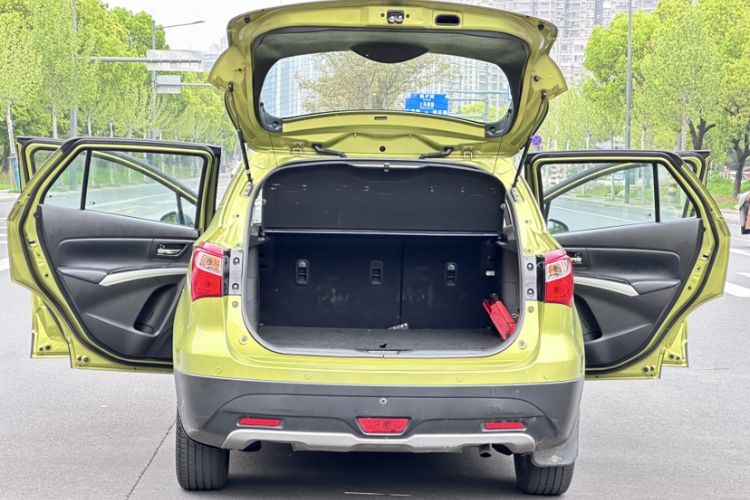 Used Suzuki S-Cross 2014 1.6L CVT Two-Wheel Drive Elite Version Exterior 9