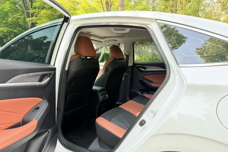 Used CHANGAN Eado 2024 PLUS Blue Whale NE 1.4T GDI DCT High-Energy Edition
