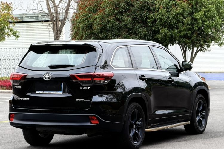 Used Toyota Highlander 2018 2.0T Four-Wheel Drive Knight Edition 7 Seats China VI Standard Exterior 5