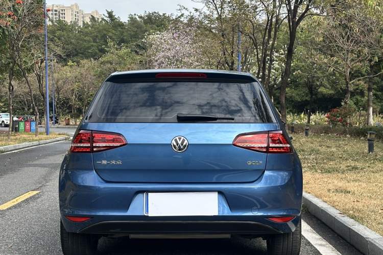 Used Volkswagen Golf 2017 1.6L Automatic Comfort Million-Vehicle Anniversary Edition